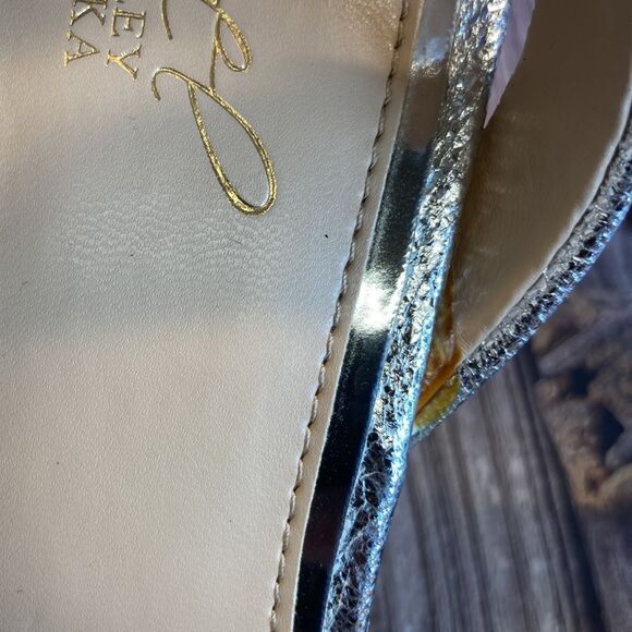 JEWEL BADGLEY MISCHKA Rhonda Silver Evening Sandals 10M - Picture 9 of 11